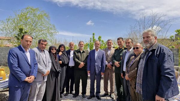 آیین کلنگ‌زنی دبیرستان دخترانه افراسیابی در محمود‌آباد 