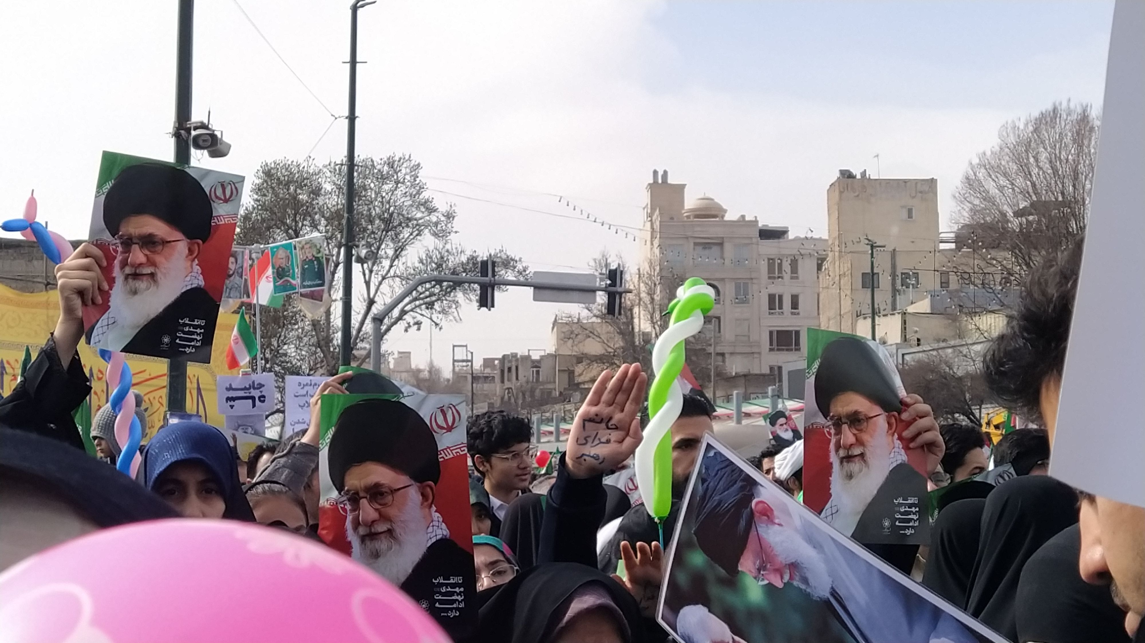 حضور بی سابقه مردم مشهد در راهپیمایی سالگرد پیروزی انقلاب اسلامی 