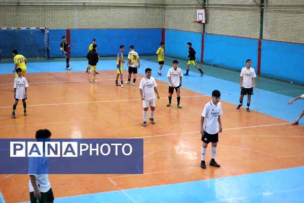 مسابقات قهرمانی فوتسال در منطقه کهریزک 