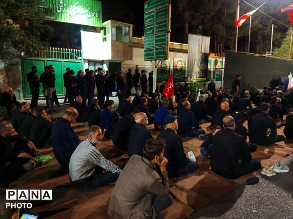 عزاداری شب هفتم محرم در کف خیابان های کاشمر