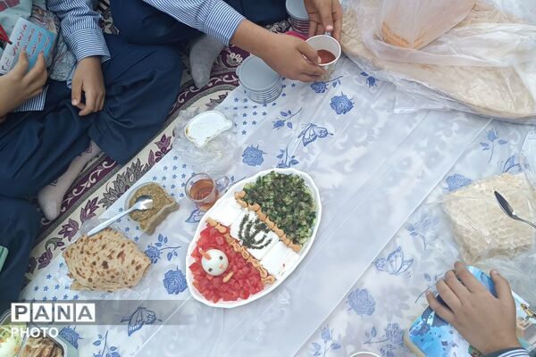 به وقت سلامتی؛ پیوند روز جهانی غذا و تخم‌مرغ در دبستان علامه طباطبایی (ره)