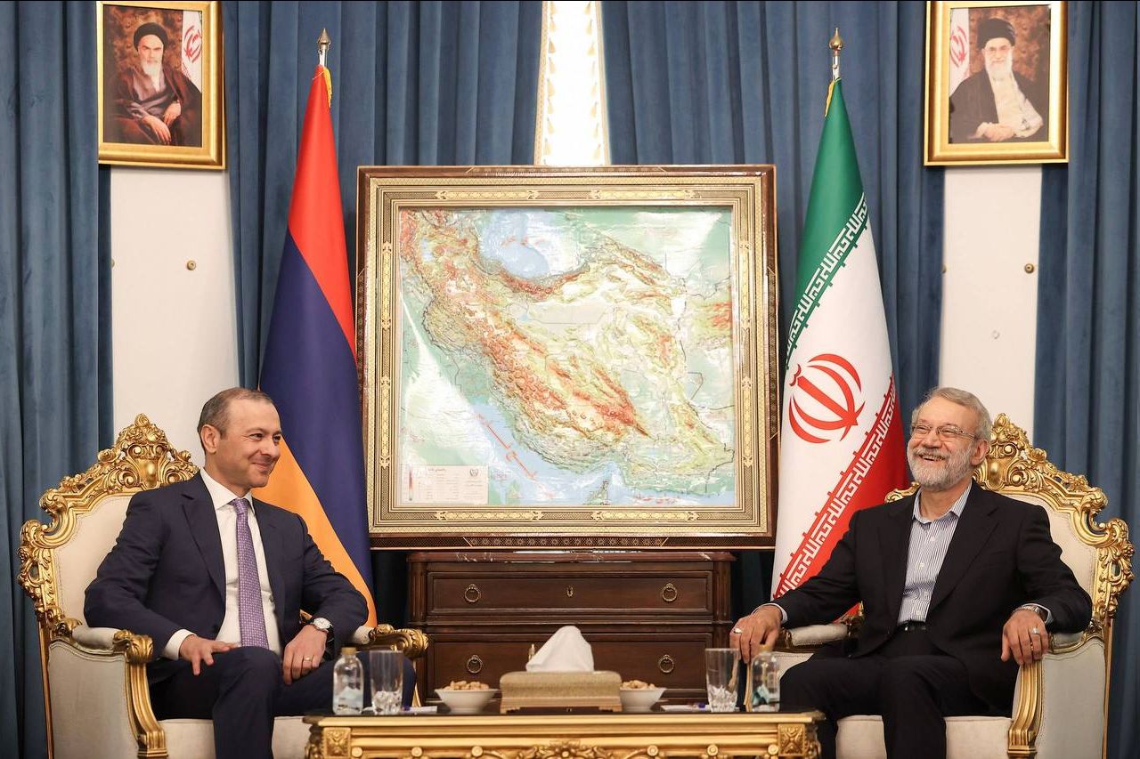 دبیر شورای امنیت ملی ارمنستان با لاریجانی دیدار کرد
