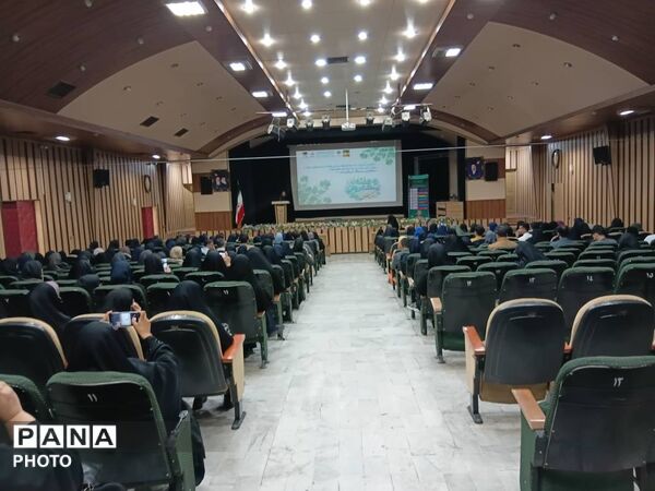 همایش استان مشاوران مدارس استان البرز در هفته سلامت روان 