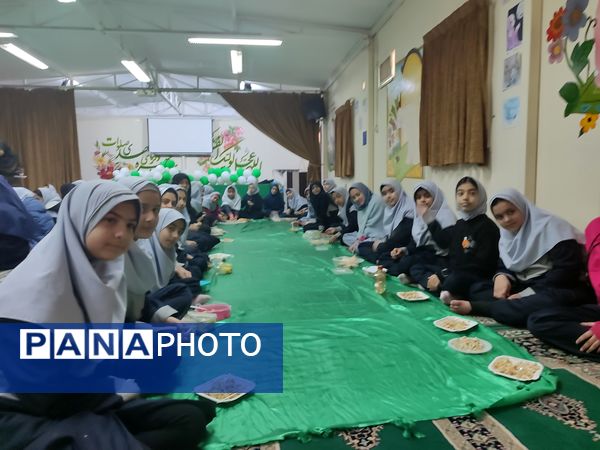  جشنواره غذای سالم در دبستان شاهد حاج تقی آقا بزرگ ناحیه یک مشهد 