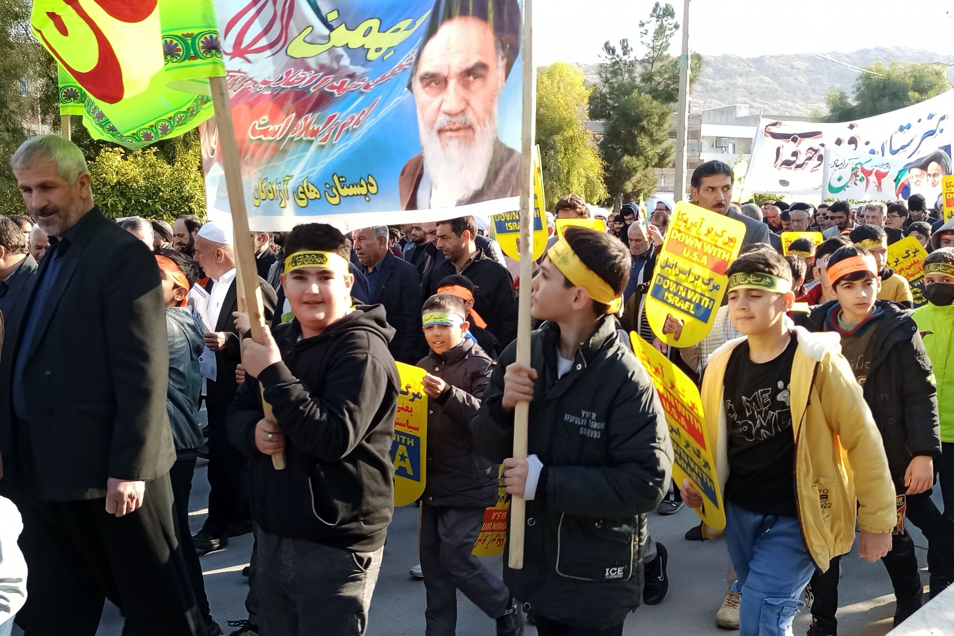 راهپیمایی پر شور ۲۲ بهمن در سرپل ذهاب 