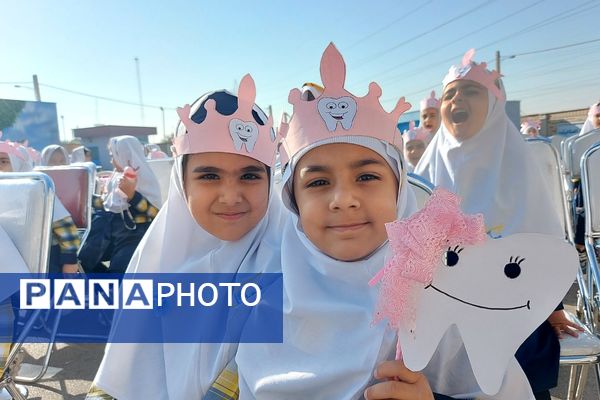 افتتاحیه پویش سلامت دهان و دندان و اجرای طرح وارنیش فلوراید در منطقه کهریزک 