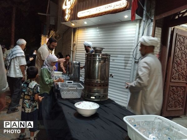 روضه و چای، رسمِ ماندگارِ طلاب در شبِ فراق