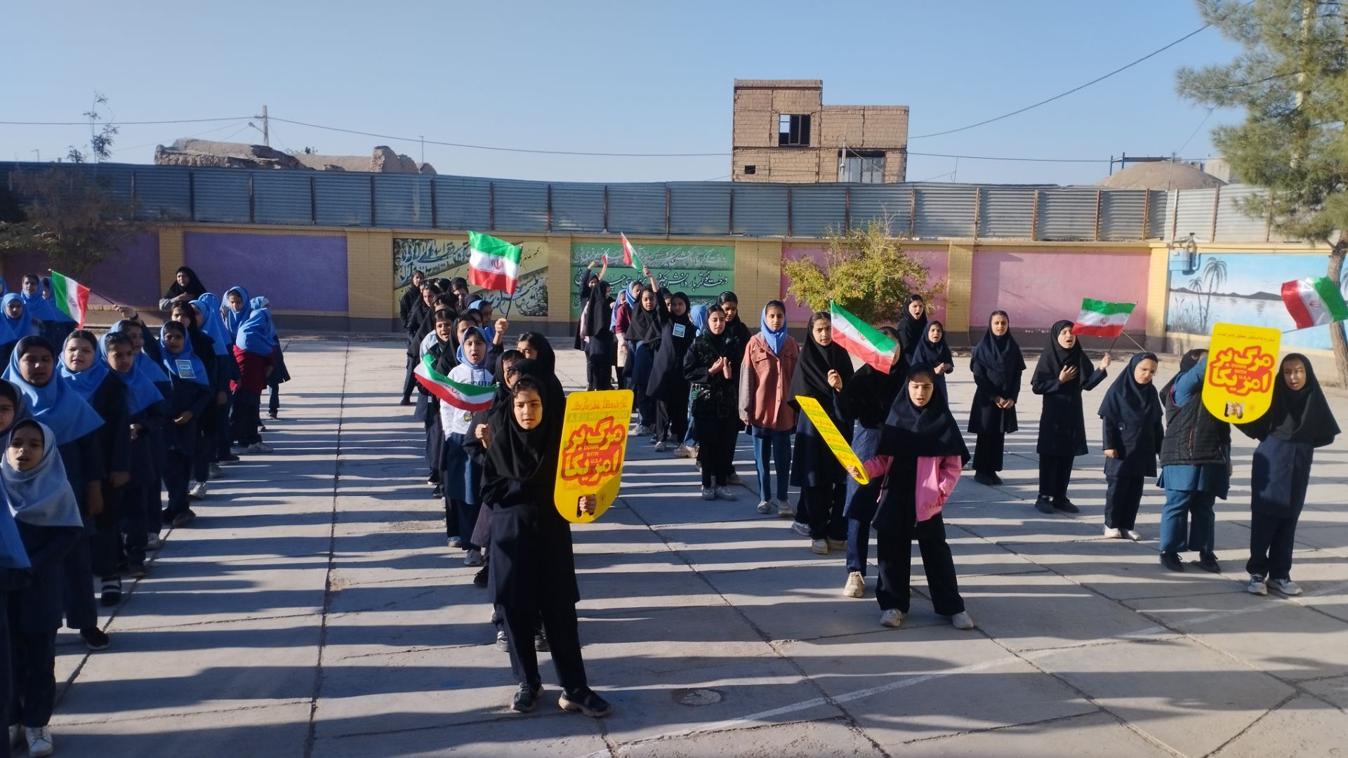 گرامیداشت هفته بسیج دانش آموزی در آموزشگاه فرهنگ خلیل آباد