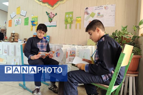 برپایی نمایشگاه کتاب و کتابخوانی به همت دانش‌آموزان مدارس ناحیه دو شهرری 