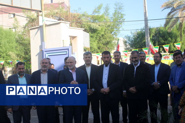 نواختن زنگ آغاز سال تحصیلی در دبیرستان شهیده سهام خیام  شاهد بوشهر