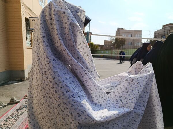 اقامه نماز باران در دبیرستان دخترانه یک وکیلی 3