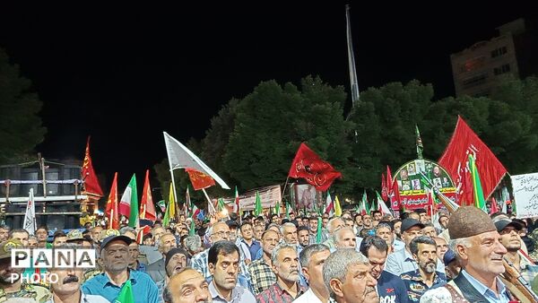شبی دیگر از همبستگی مردم و تجدید بیعت با رهبری در بروجرد