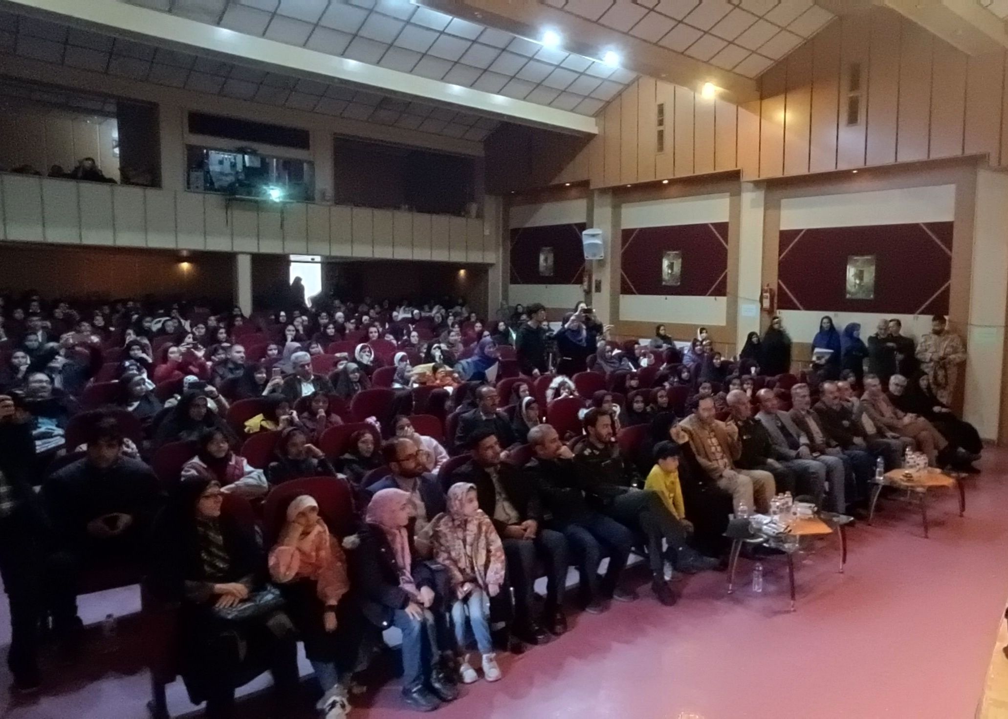 فرهنگ شهدا با زبان هنر و توسط نوجوانان باید ارائه شود