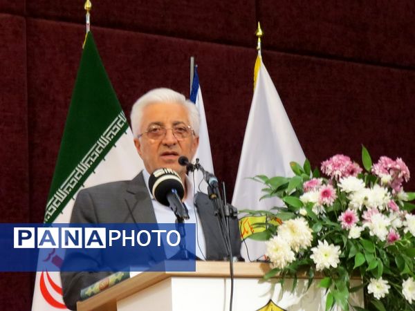 آیین تجلیل از معلمان نمونه استانی در بجنورد