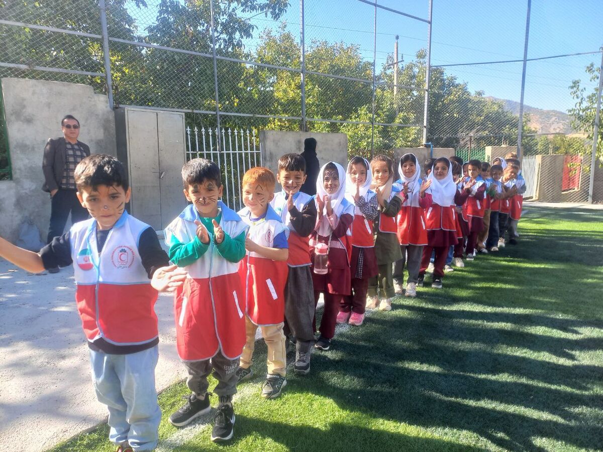 کودکان ننور میزبان هلال‌احمری‌ها شدند