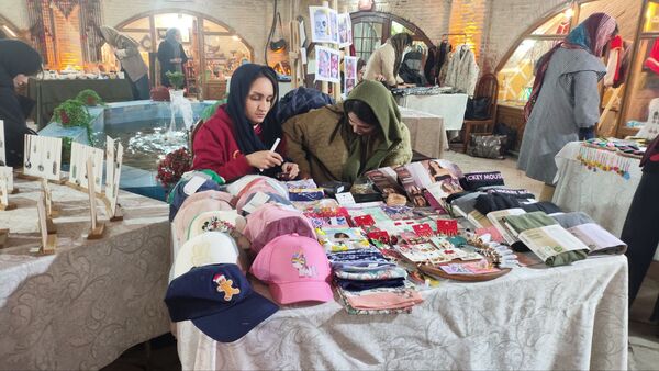 یلدا، بهانه‌ای برای گردهمایی در کنار اصالت ایرانی 
