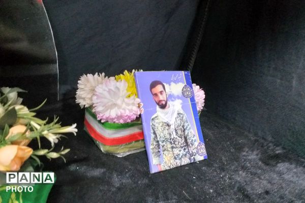 راهپیمایی مردم اندیشه فاز یک در مقابل مسجد امام جعفر صادق 