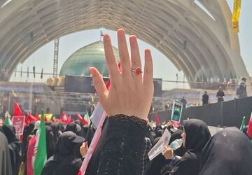 مردم ایران در سوگ رهبر شهید، با آرمان‌های او تجدید عهد کردند