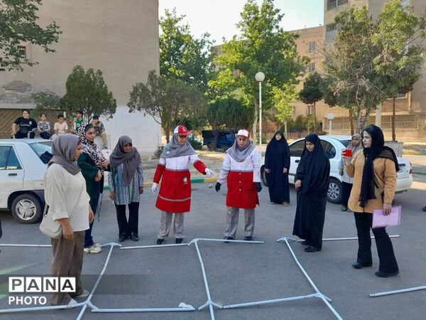  دوره‌های آموزشی کمک‌های اولیه در مجتمع مسکونی عقاب شهرک ناز فردیس