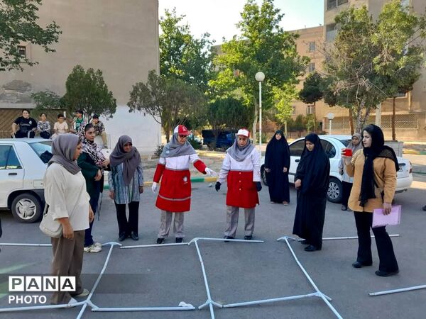  دوره‌های آموزشی کمک‌های اولیه در مجتمع مسکونی عقاب شهرک ناز فردیس
