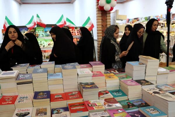 برگزاری نمایشگاه کتاب، در نمایشگاه دائمی شهرستان قرچک