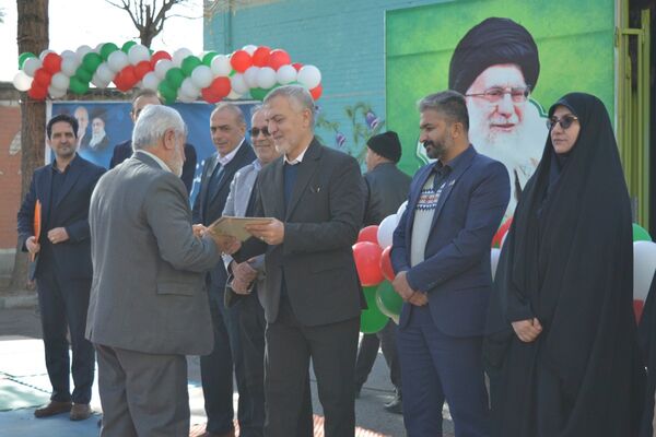 طنین زنگ انقلاب در بهارستان‌دو 