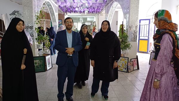 برگزاری افتتاحیه نمایشگاه مشاغل در هنرستان نور،ملارد 