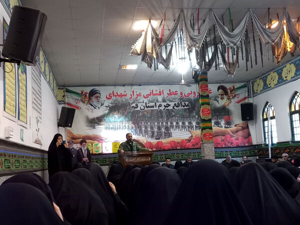 اعزام آخرین گروه از دختران دانش‌آموز ناحیه یک قم به اردوی راهیان نور