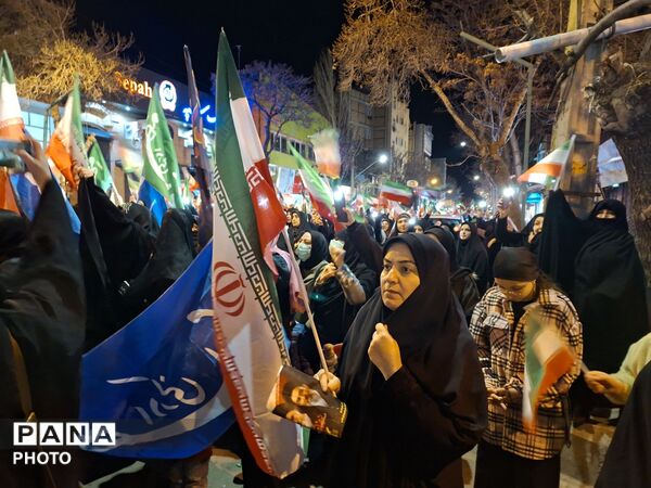 تجمع فرهنگیان و دانش‌آموزان اهری در آستانه چهلم رهبر شهید و شهدای دانش‌آموز میناب