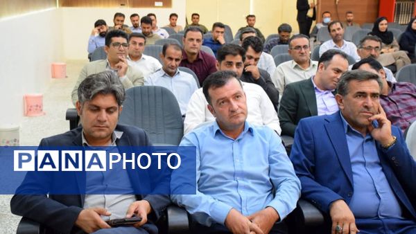 تجلیل از کارمندان بیمارستان شهدا لردگان در هفته‌ دولت