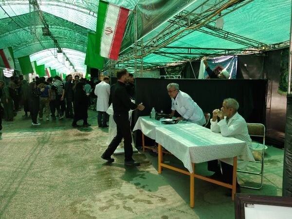 برپایی موکب شهدای شاهنامه و شهرداری منطقه ۱۲ و پذیرایی از زائران امام رضا (ع) در مشهد 