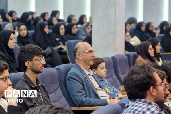 درخشش ستارگان ورامین در آیین تجلیل از نخبگان آموزشی