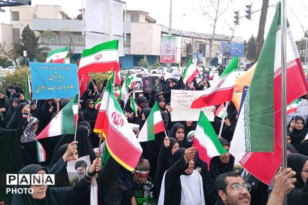 بیعت فرهنگیان شیراز با آیت‌الله سید مجتبی خامنه‌ای