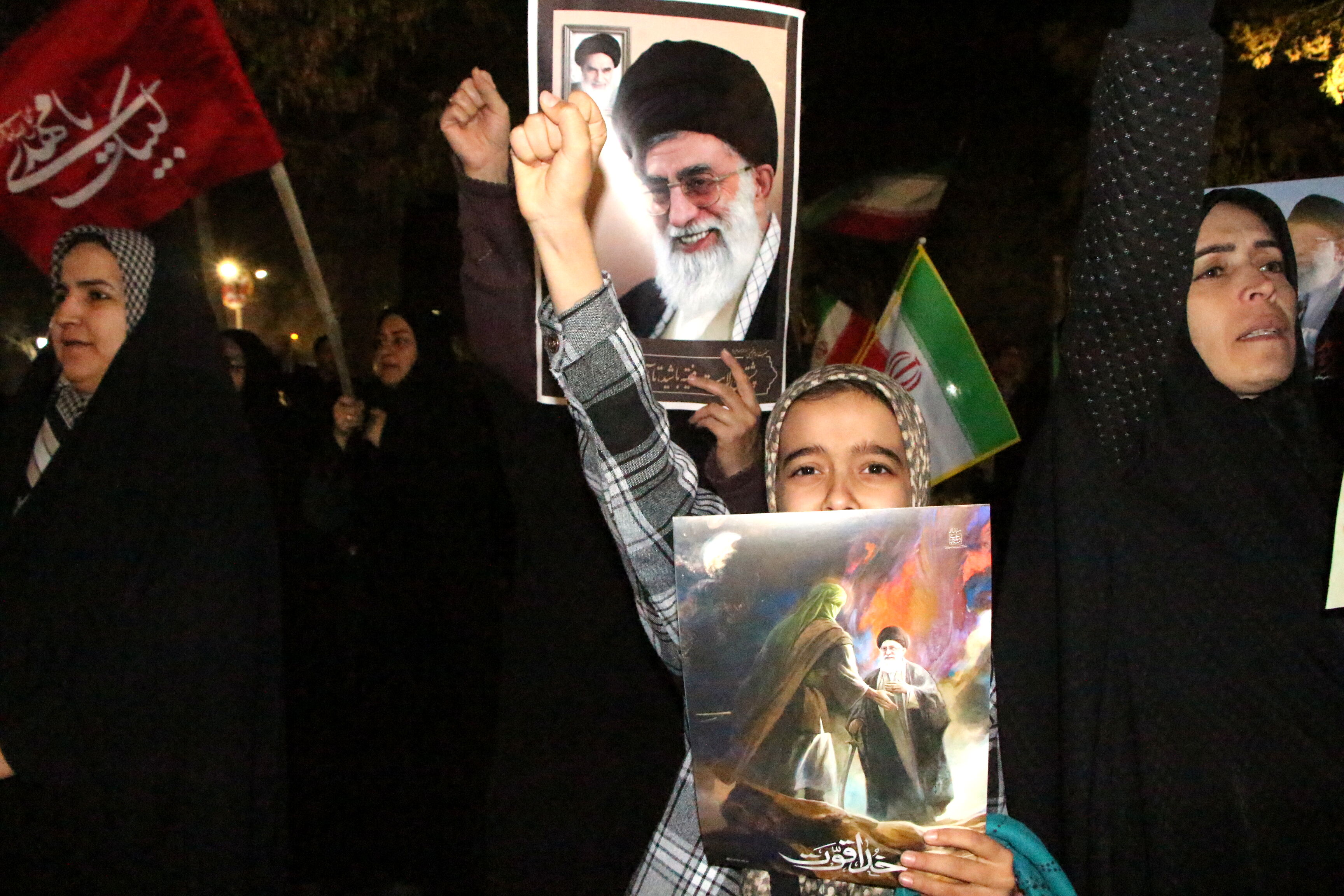 تجمع باشکوه دختران دانش‌آموز یزد