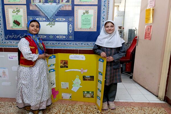 نمایشگاه صنایع دستی و طرح جابربن حیان در مدرسه فردوسی اردبیل