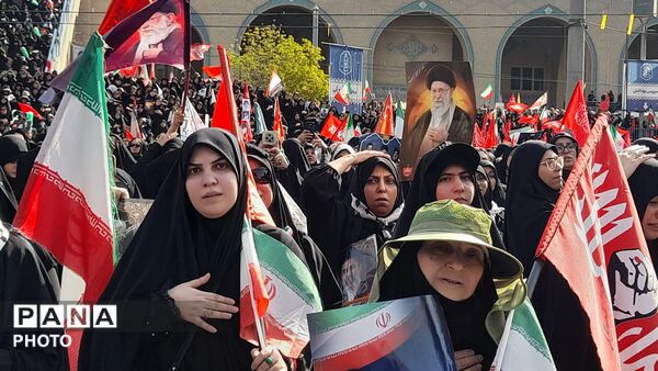  تهران در سوگِ رهبر شهید ایستاد