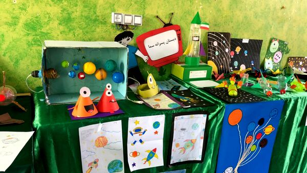 نمایشگاه آثار هفته جهانی فضا در حاجی‌آباد