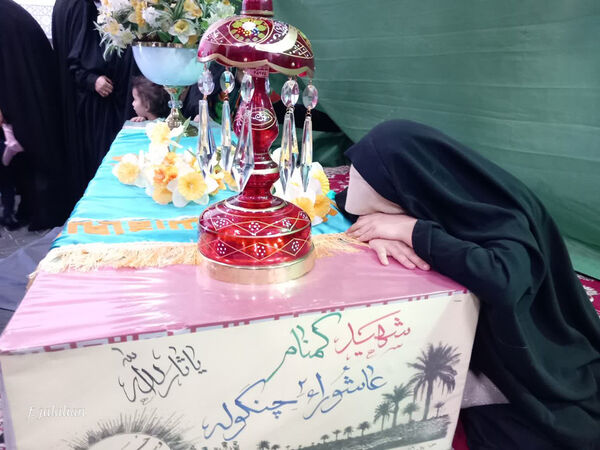 وداع با پیکرهای مطهر دو میهمان آسمانی در معراج الشهدای قم