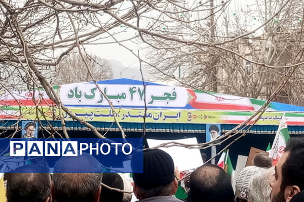 حضور پرشور مردم کرمانشاه در راهپیمایی ۲۲ بهمن