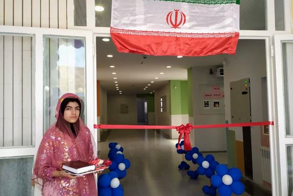 خیرین مدرسه‌ساز سازندگان برج‌های عاطفه و امید 