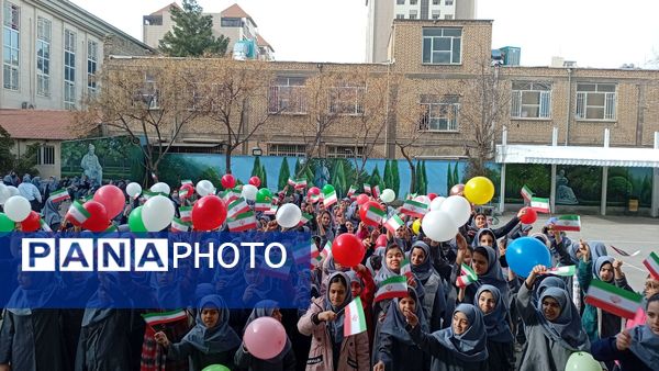 جشن دهه  فجر در دبستان مصلی نژاد حضرت زینب(س)