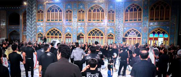 سوگواره هیئت سقایی (العطش) در حرم مطهر پیام‌آور واقعه عاشورا به ایران