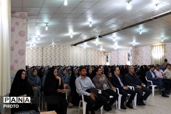 همایش هدایت تحصیلی پایه نهم در شهرستان رشتخوار