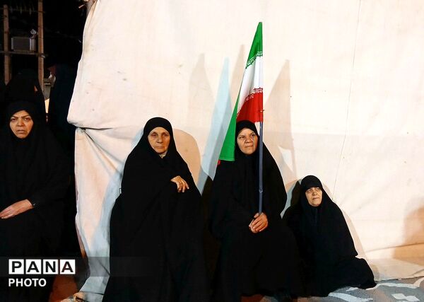 همراهی کودکان جعفرآباد تا آستان شهدای گمنام در شب هشتاد و یکم