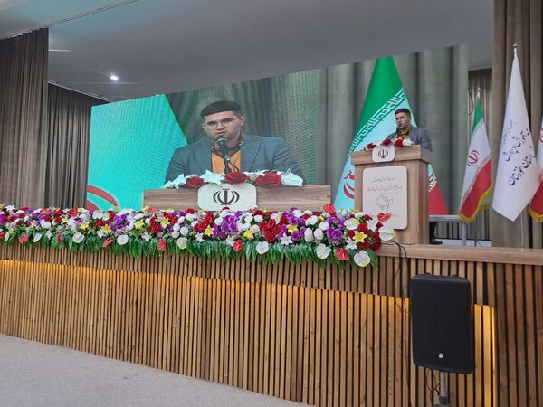 دیدار صمیمی وزیر آموزش‌وپرورش با فرهنگیان استان خوزستان