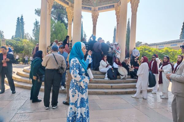 روز بزرگداشت حافظ، شاعر پرآوازه و لسان‌الغیب
