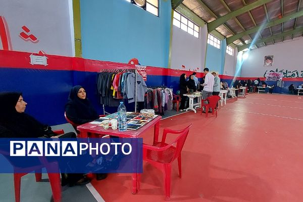 نمایشگاه لباس فرم دانش‌آموزی منطقه کهریزک 