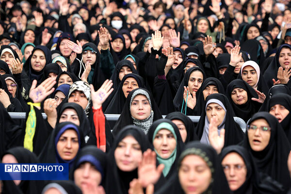 دیدار جمعی از معلمان با رهبر معظم انقلاب