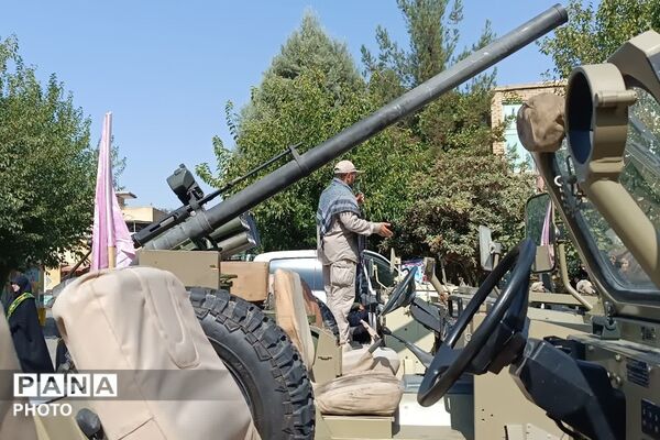 وداع دانش‌آموزان با شهید گمنام در مدرسه شاهد صدیقه طاهره (س)