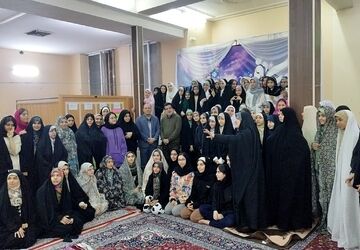مسئولان آموزش و پرورش ناحیه ۳ اصفهان میهمان اعتکاف دانش‌آموزی دختران در مسجد المهدی مرداویج